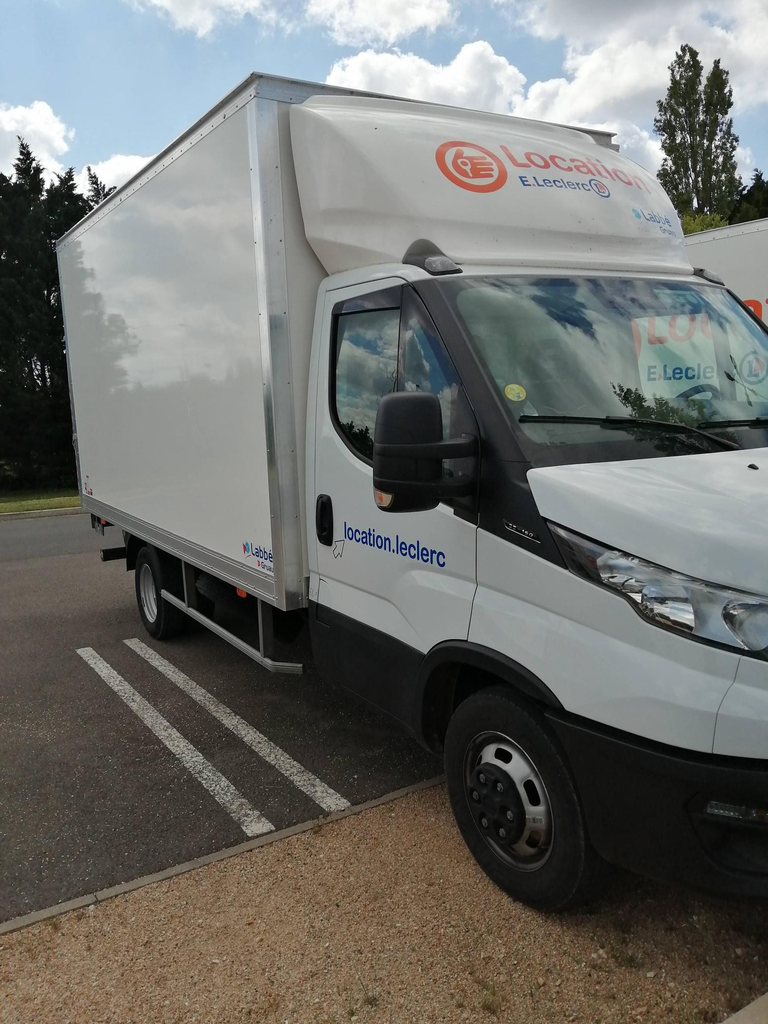 Convoyage de Véhicule utilitaire le mans Bourges