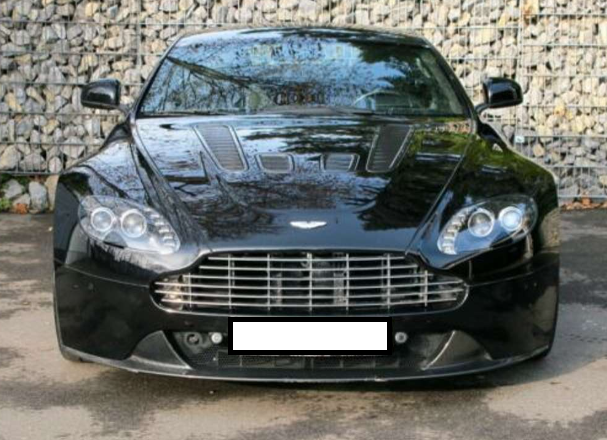 Aston v12 VANTAGE 2011