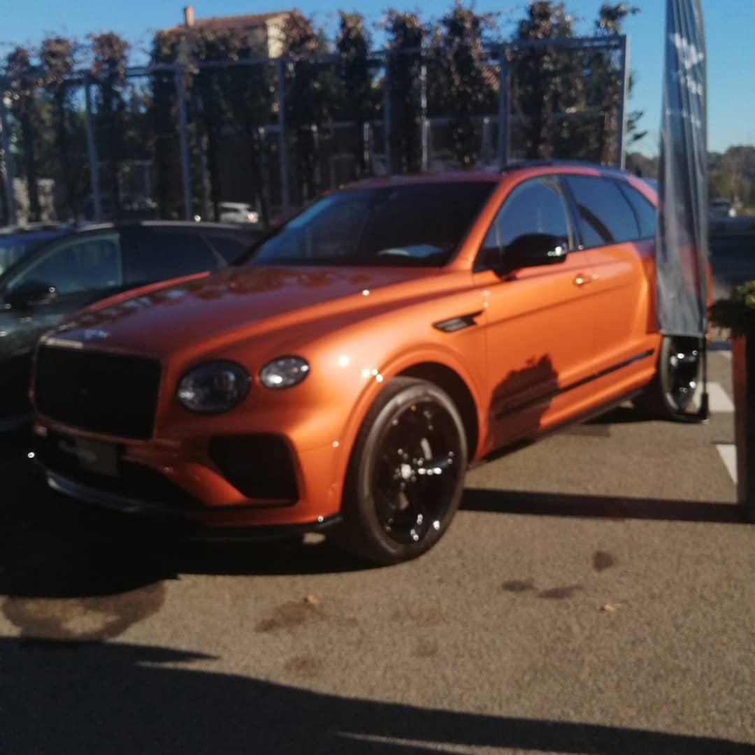 Convoyage BENTLEY Mougins à Porto Vecchio