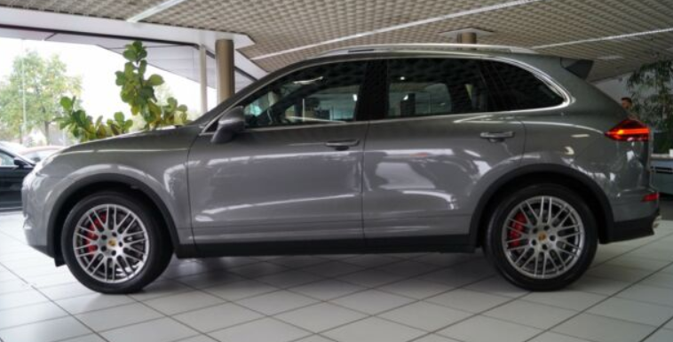 Porsche cayenne turbo 2015 png gauche